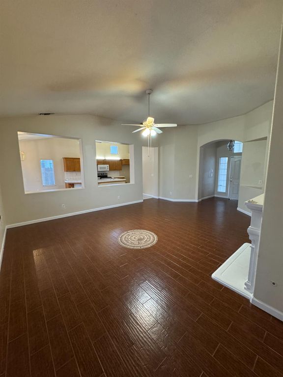 Image 4 of property listing at 5731 N Tracy Avenue, Fresno, CA 93722