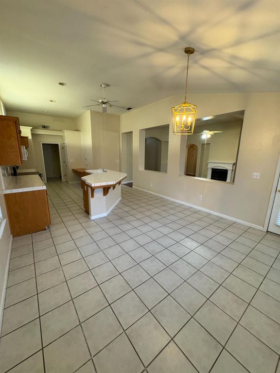 Image 7 of property listing at 5731 N Tracy Avenue, Fresno, CA 93722