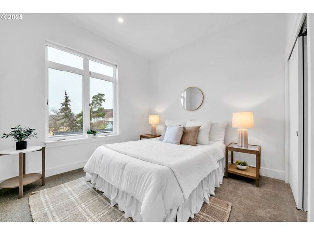 181 Civic Dr, Eugene, OR 97405