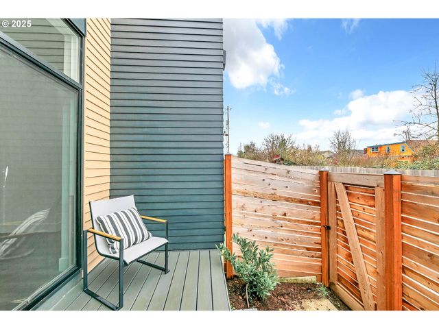 181 Civic Dr, Eugene, OR 97405