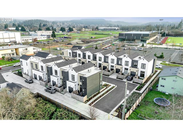 181 Civic Dr, Eugene, OR 97405