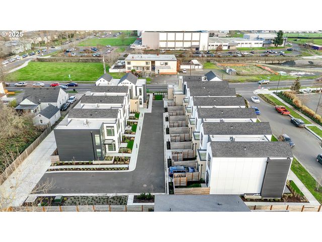 181 Civic Dr, Eugene, OR 97405