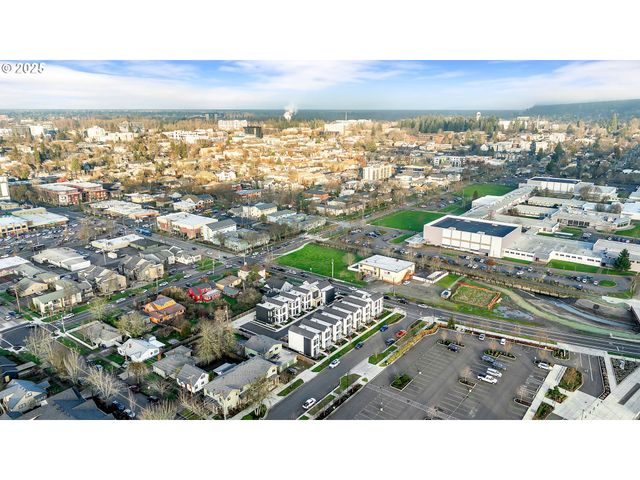 181 Civic Dr, Eugene, OR 97405