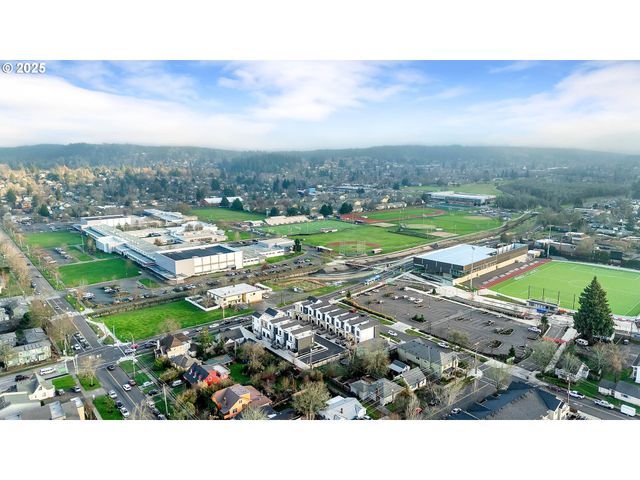 181 Civic Dr, Eugene, OR 97405