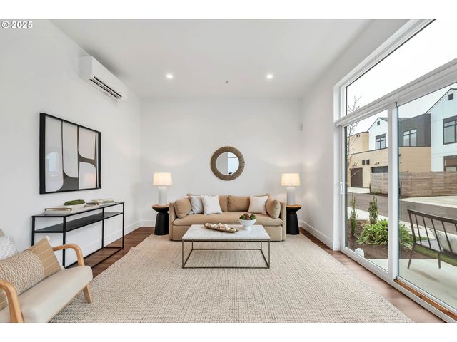 181 Civic Dr, Eugene, OR 97405