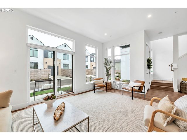 181 Civic Dr, Eugene, OR 97405