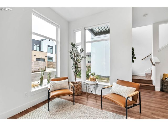 181 Civic Dr, Eugene, OR 97405