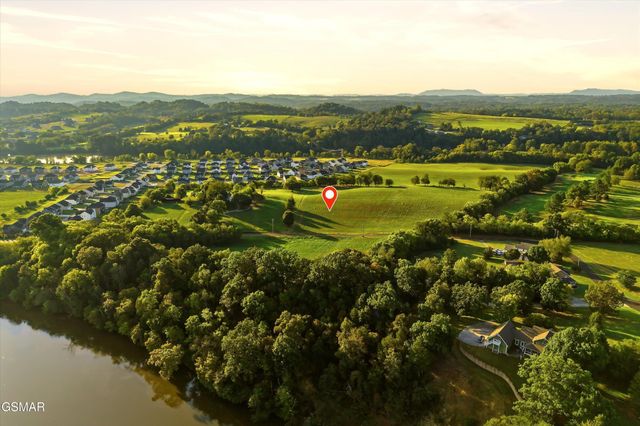 5 McCleary Lane Road, Sevierville, TN 37876