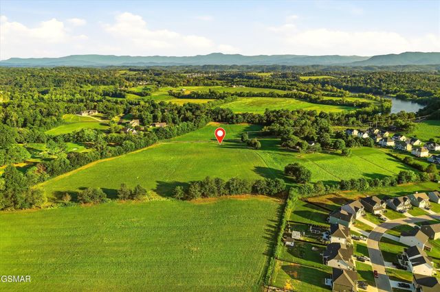 5 McCleary Lane Road, Sevierville, TN 37876