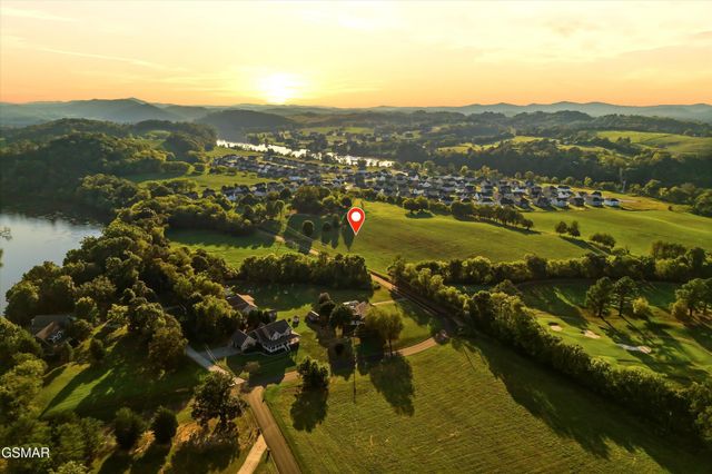5 McCleary Lane Road, Sevierville, TN 37876