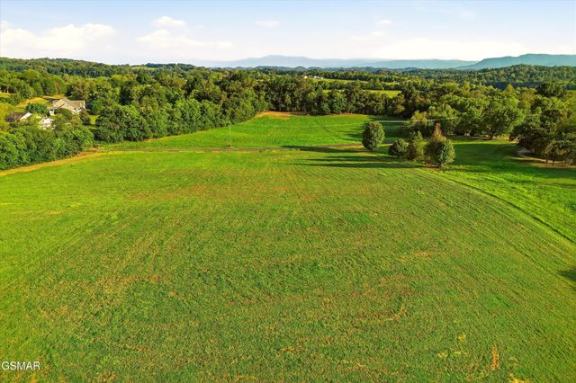 5 McCleary Lane Road, Sevierville, TN 37876