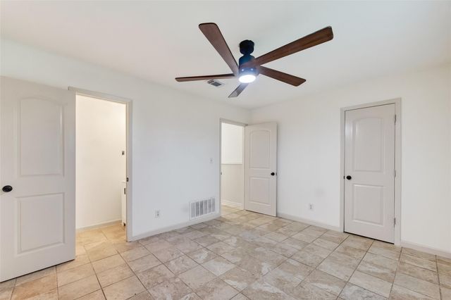 321 S Brownell Street, La Porte, TX 77571