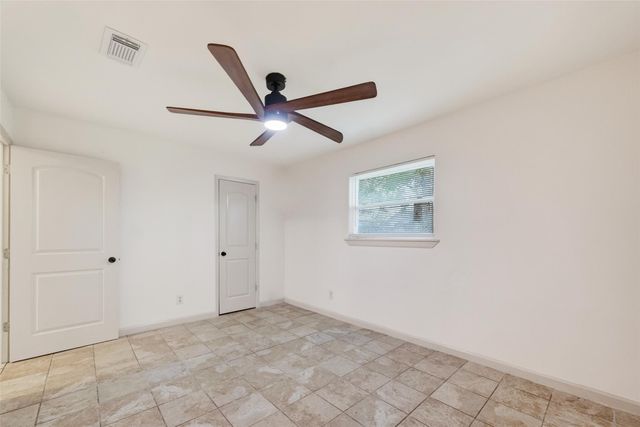 321 S Brownell Street, La Porte, TX 77571
