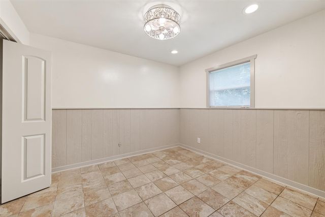 321 S Brownell Street, La Porte, TX 77571