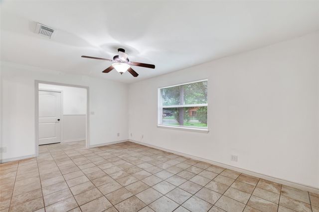 321 S Brownell Street, La Porte, TX 77571