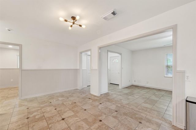 321 S Brownell Street, La Porte, TX 77571