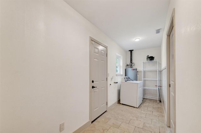321 S Brownell Street, La Porte, TX 77571