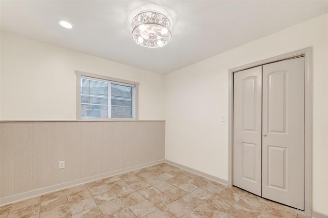 321 S Brownell Street, La Porte, TX 77571