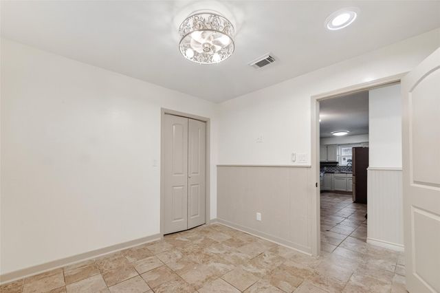 321 S Brownell Street, La Porte, TX 77571