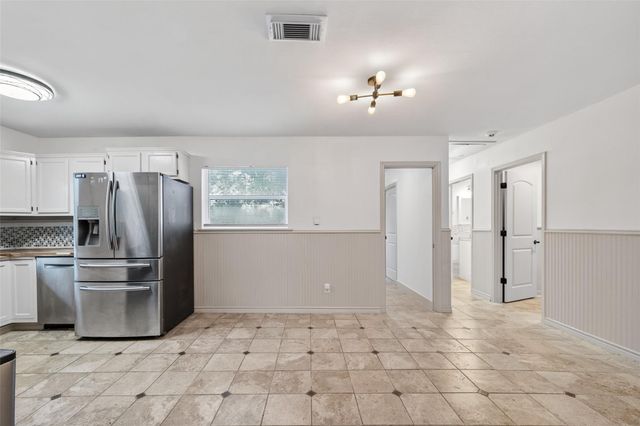 321 S Brownell Street, La Porte, TX 77571