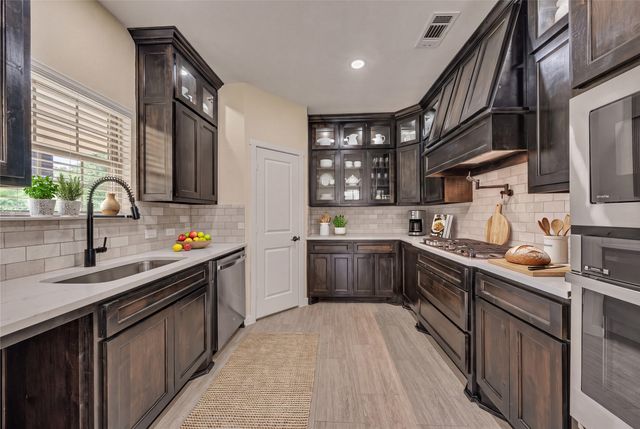 2416 Bird Street, Fort Worth, TX 76111