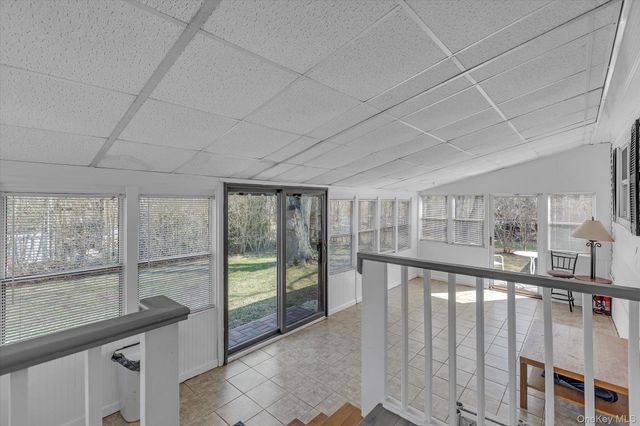 74 Maple St, East Quogue, NY 11942