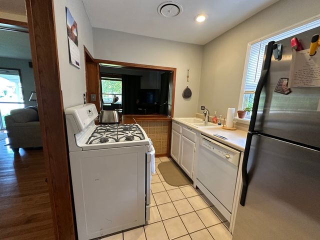 37 S Heather Drive, Crystal Lake, IL 60014