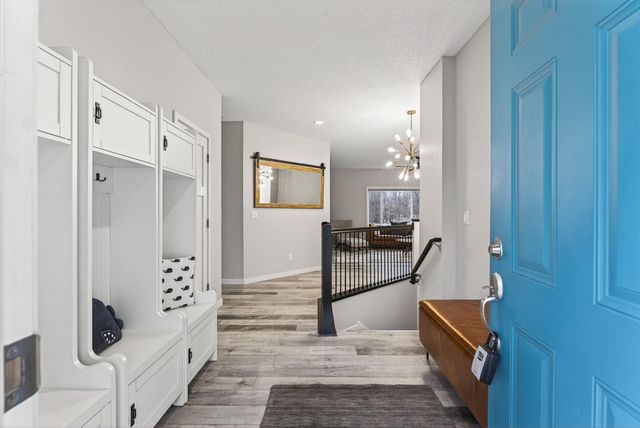 9530 18th Avenue N, Plymouth, MN 55441