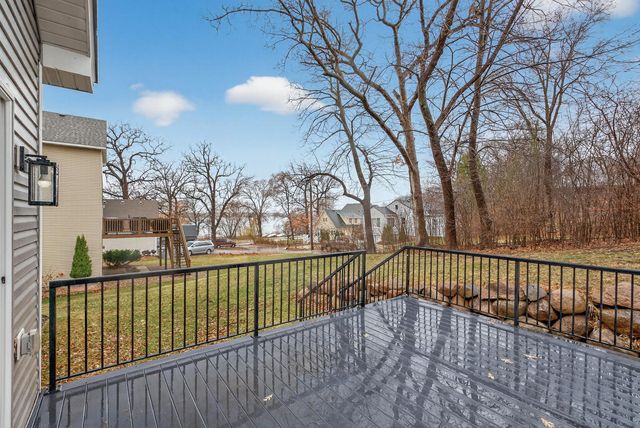 9530 18th Avenue N, Plymouth, MN 55441