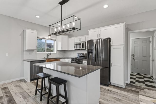 9530 18th Avenue N, Plymouth, MN 55441