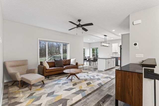 9530 18th Avenue N, Plymouth, MN 55441