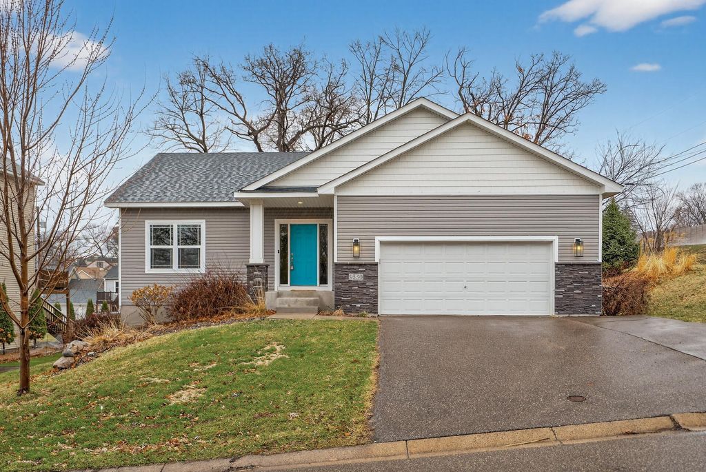 9530 18th Avenue N, Plymouth, MN 55441