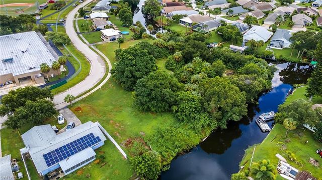 947 Iris DR, North Fort Myers, FL 33903