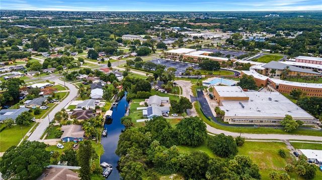 947 Iris DR, North Fort Myers, FL 33903