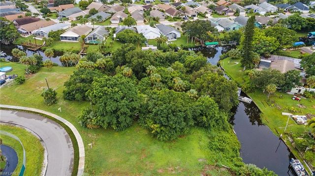 947 Iris DR, North Fort Myers, FL 33903