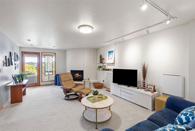 824 30th Street NW #8A, Gig Harbor, WA 98335