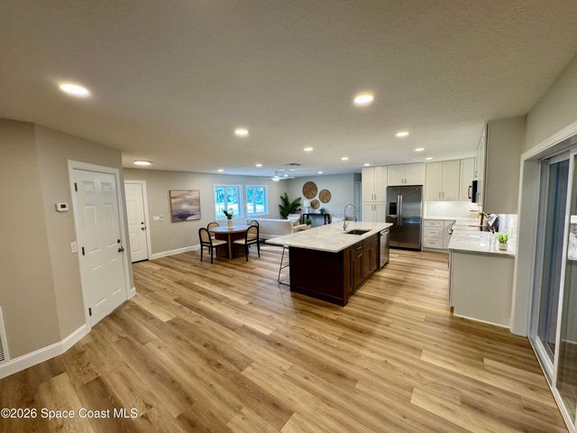 1190 E Grapefruit Road SE, Palm Bay, FL 32909