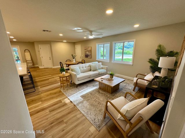 1190 E Grapefruit Road SE, Palm Bay, FL 32909