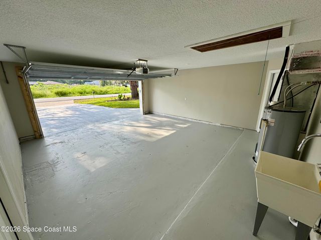 1190 E Grapefruit Road SE, Palm Bay, FL 32909