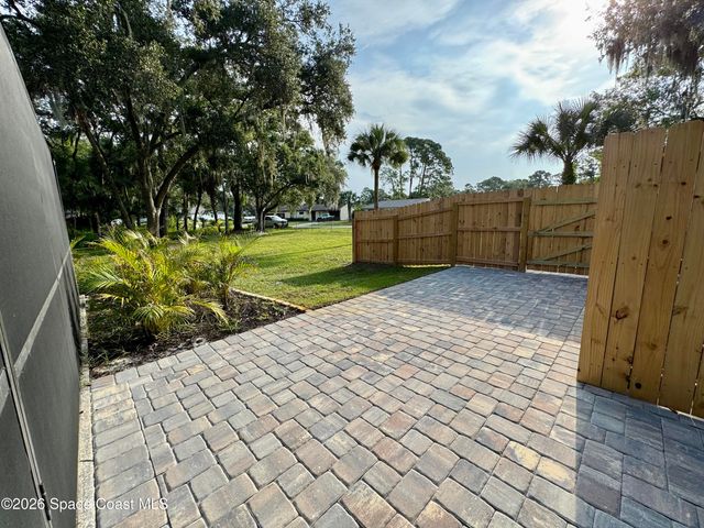 1190 E Grapefruit Road SE, Palm Bay, FL 32909