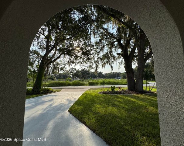 1190 E Grapefruit Road SE, Palm Bay, FL 32909