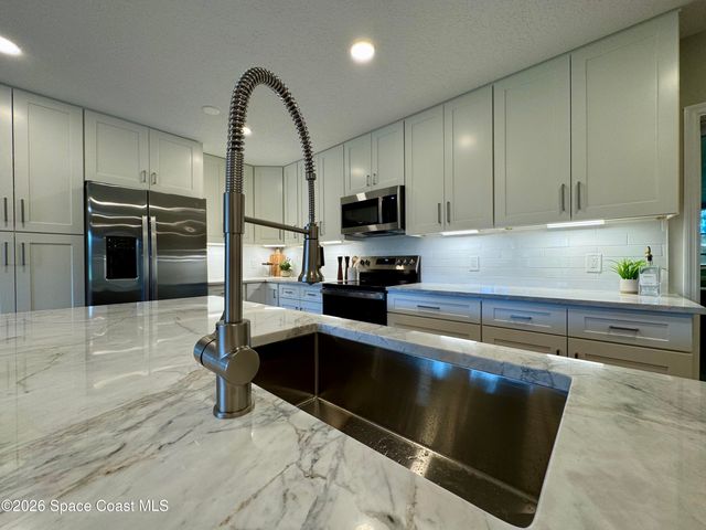 1190 E Grapefruit Road SE, Palm Bay, FL 32909