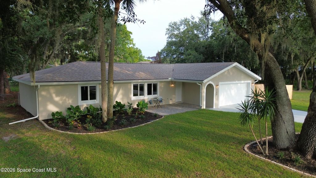 1190 E Grapefruit Road SE, Palm Bay, FL 32909