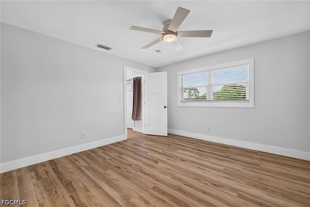 4957 Sorrento CT, Cape Coral, FL 33904