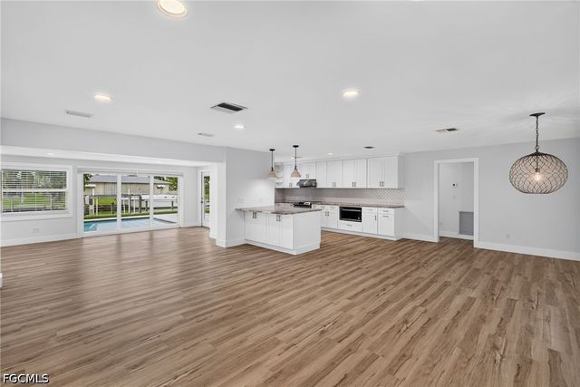 4957 Sorrento CT, Cape Coral, FL 33904