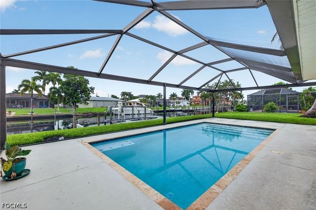 4957 Sorrento CT, Cape Coral, FL 33904