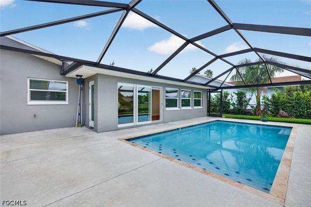 4957 Sorrento CT, Cape Coral, FL 33904