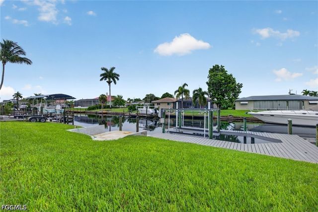 4957 Sorrento CT, Cape Coral, FL 33904