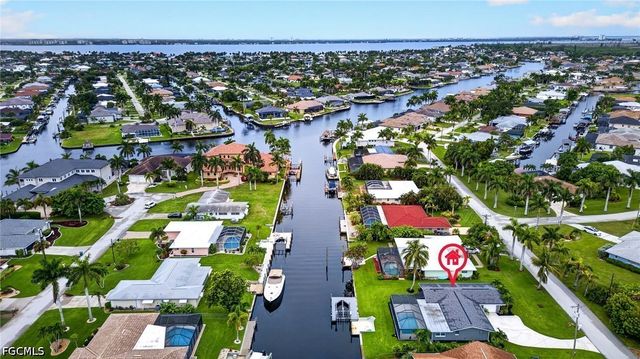 4957 Sorrento CT, Cape Coral, FL 33904