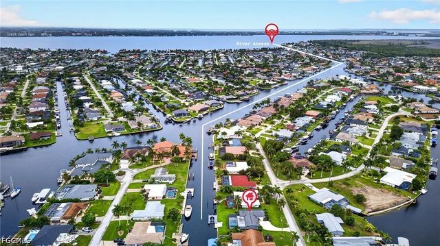 4957 Sorrento CT, Cape Coral, FL 33904